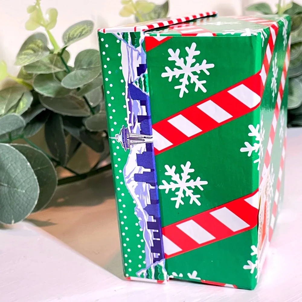 Seattle‎ Washington Space Needle Christmas 4 Ornament Set Holiday Gift Box